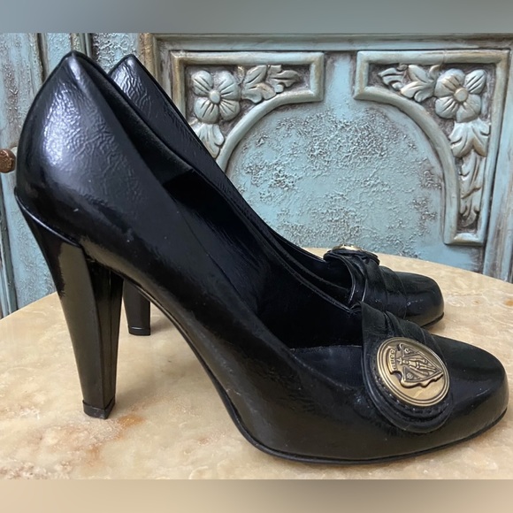 GUCCI Patent Leather Heels
Shoes size 36 C US 5.5 - Picture 9 of 12